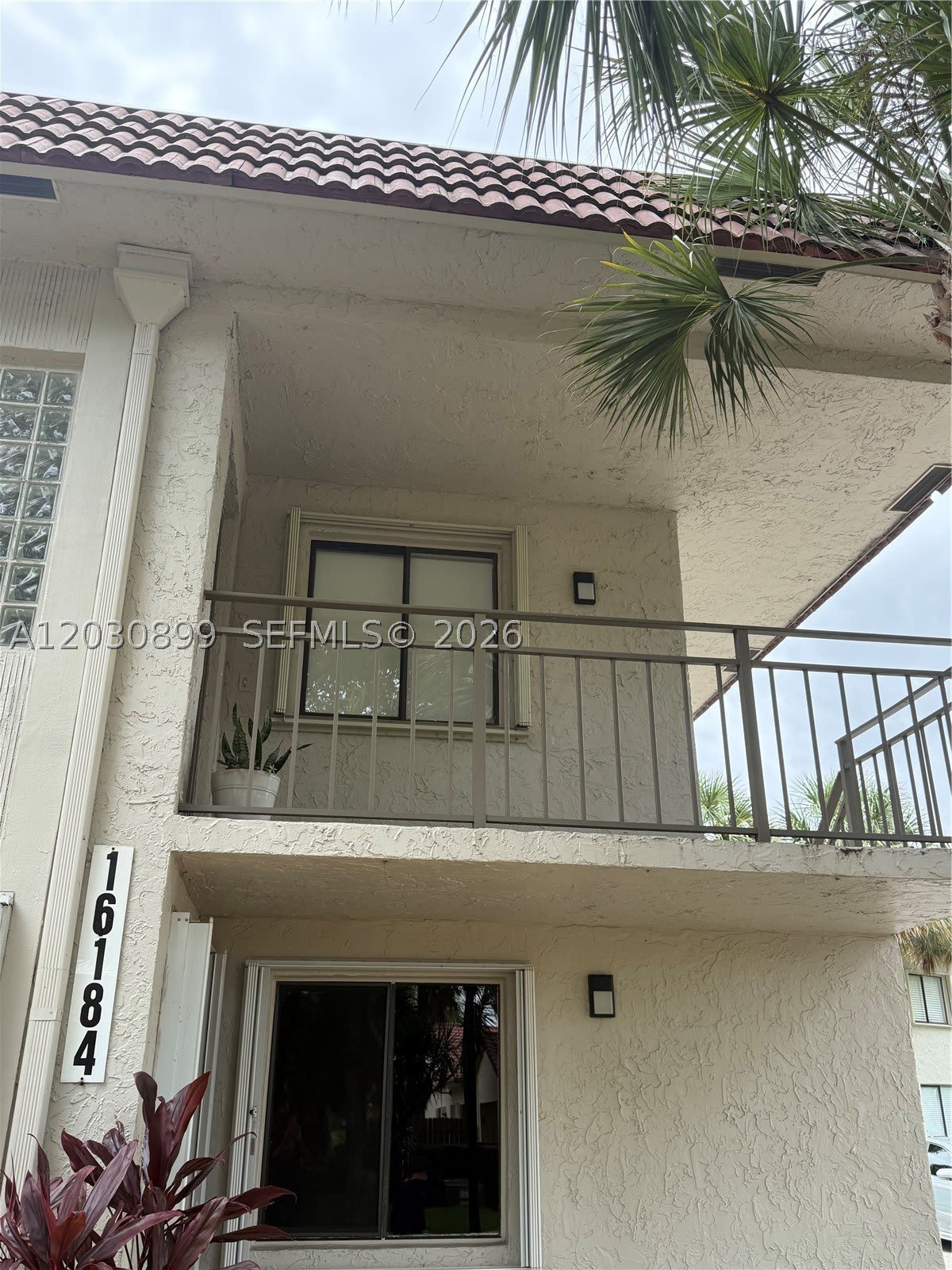 16184 Laurel Dr – photo 2