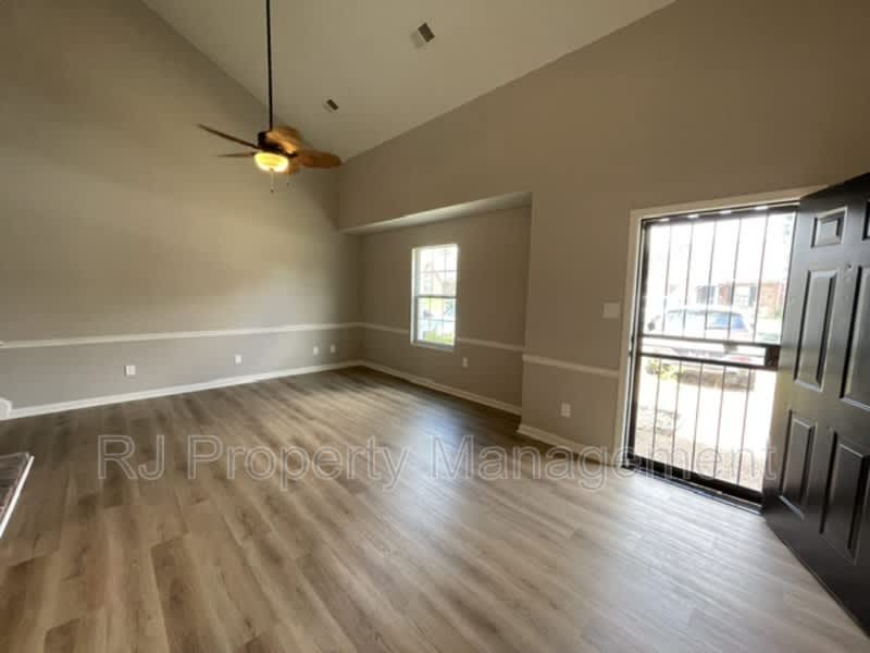 6913 Snyder Rd – photo 2