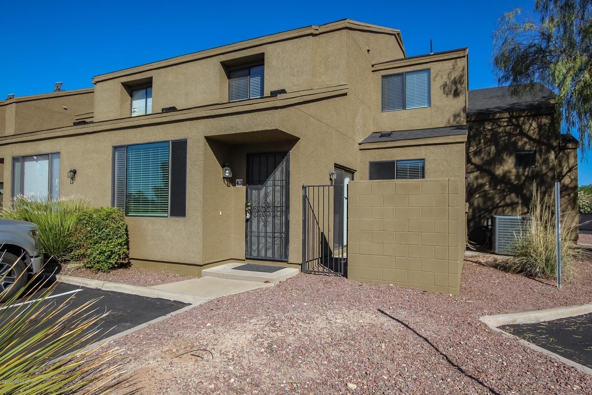 1251 E Weimer Circle – photo 1