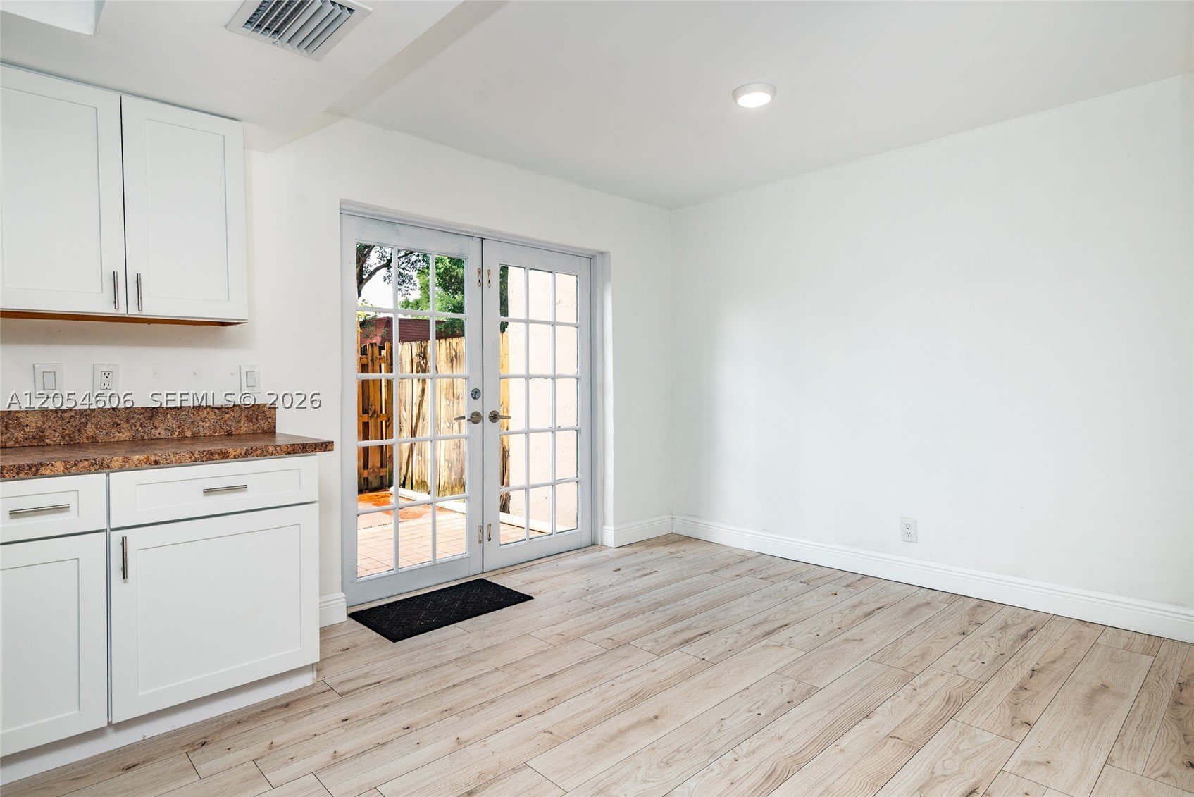 7920 Kimberly Blvd – photo 5