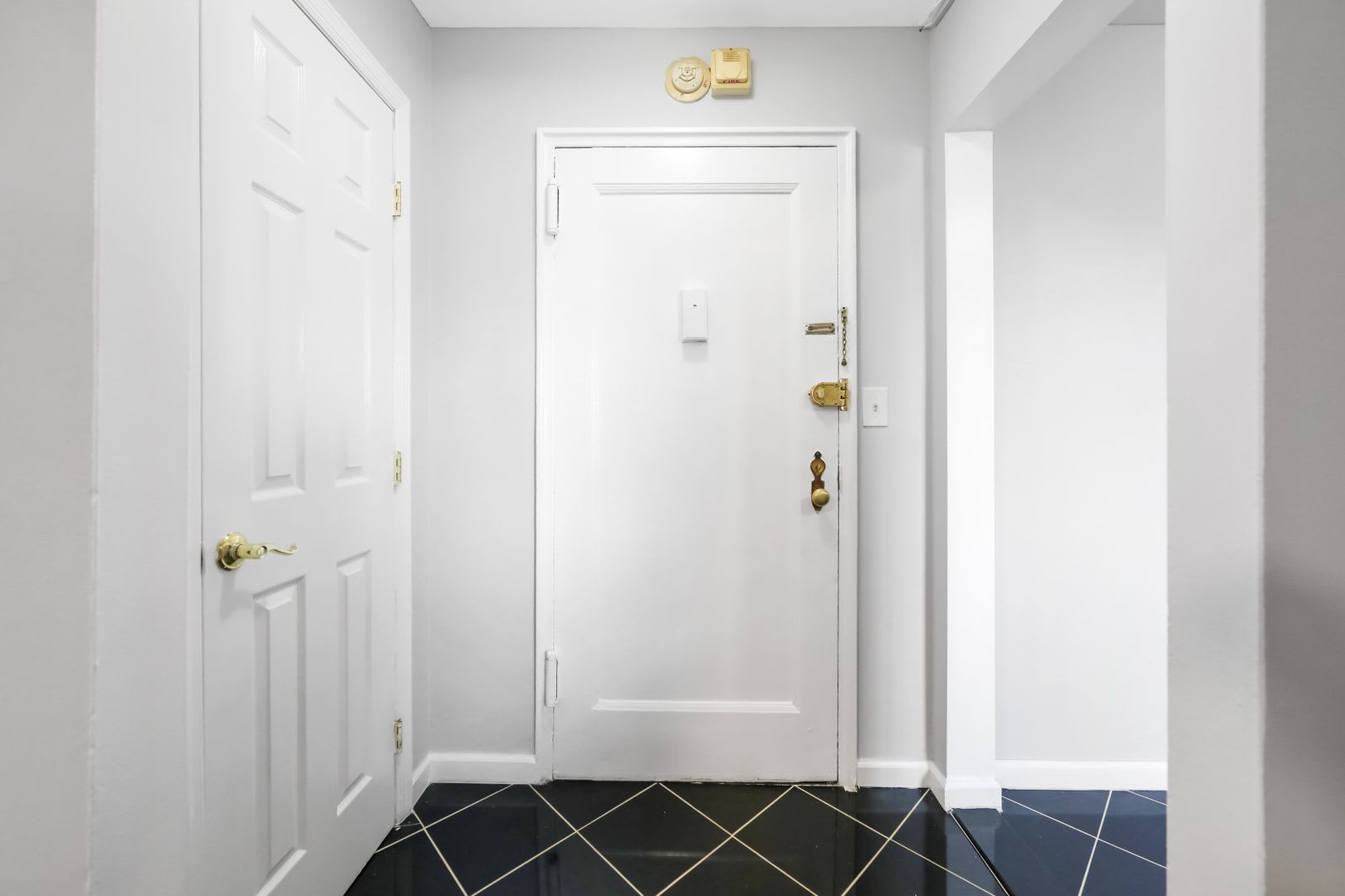 2339 Hudson – photo 5