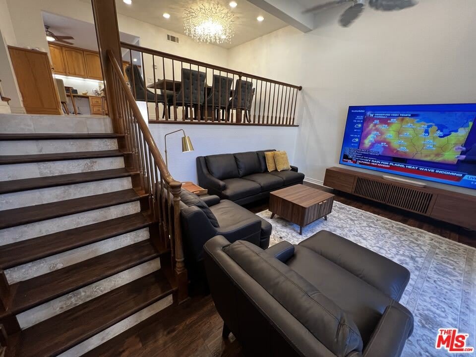 7825 Seaglen Dr – photo 4