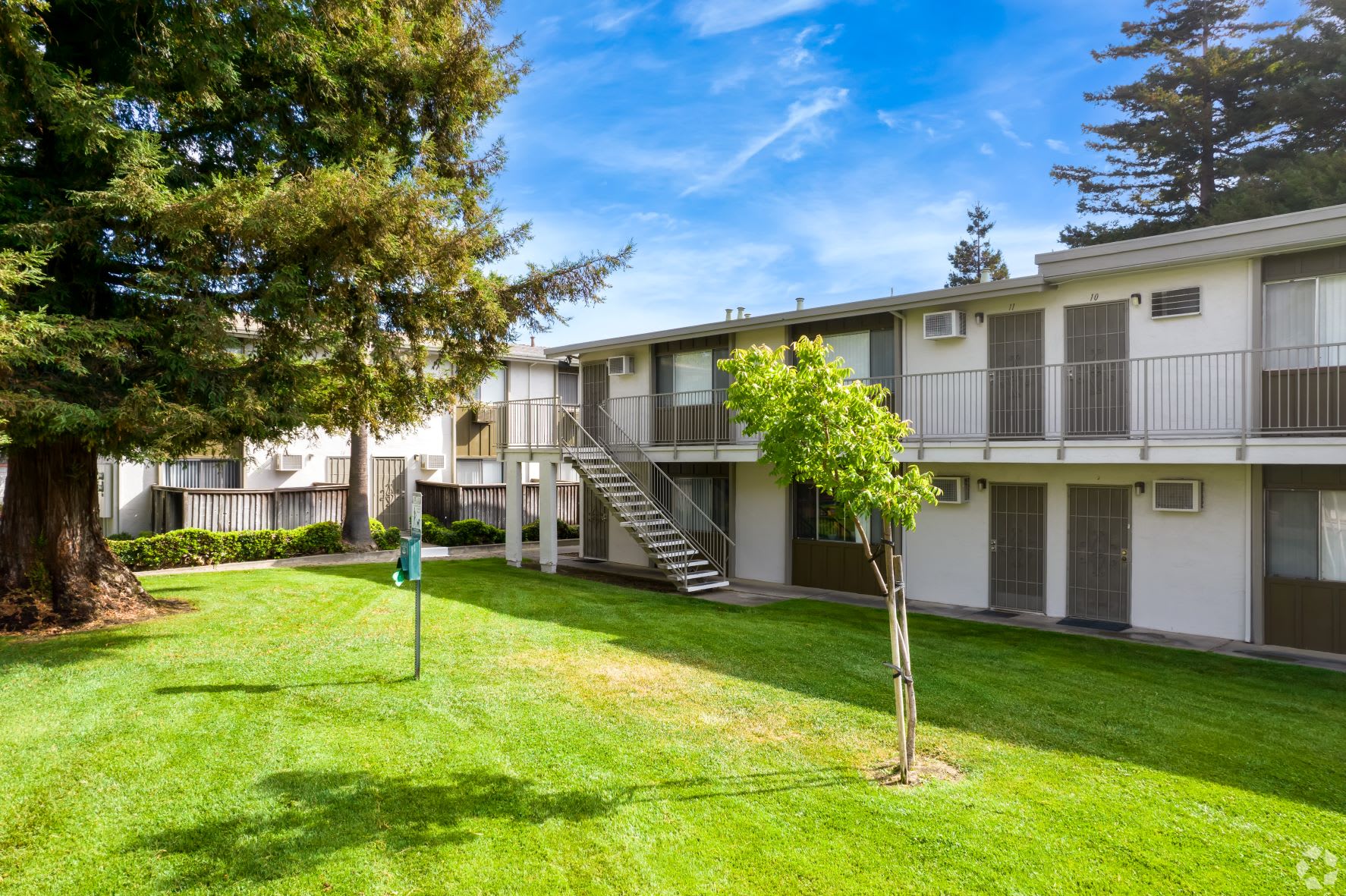 Autumn Oaks Townhomes & Apartments – photo 2