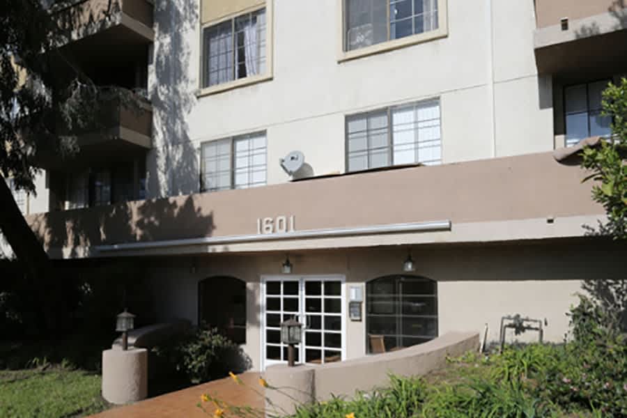 1601 Venice Blvd – photo 2