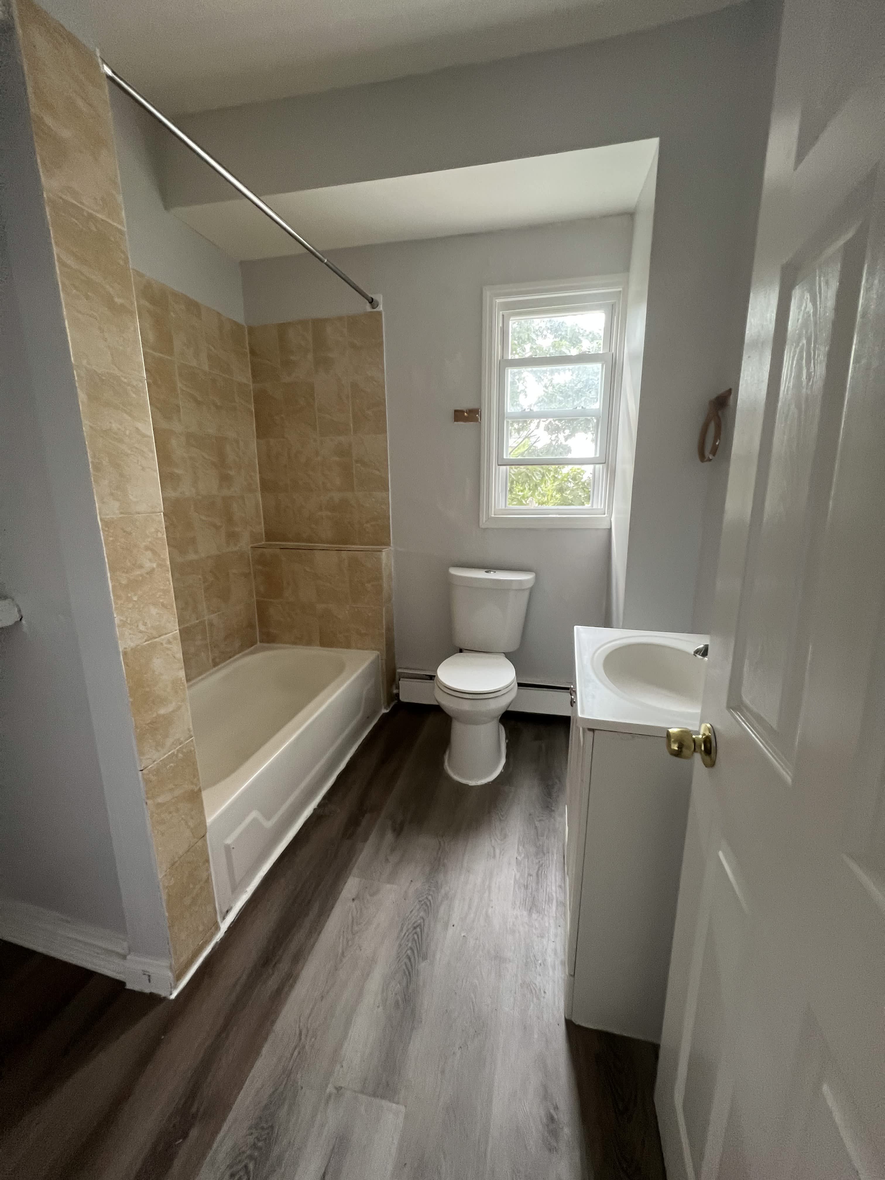 166 Chancellor Avenue – photo 2