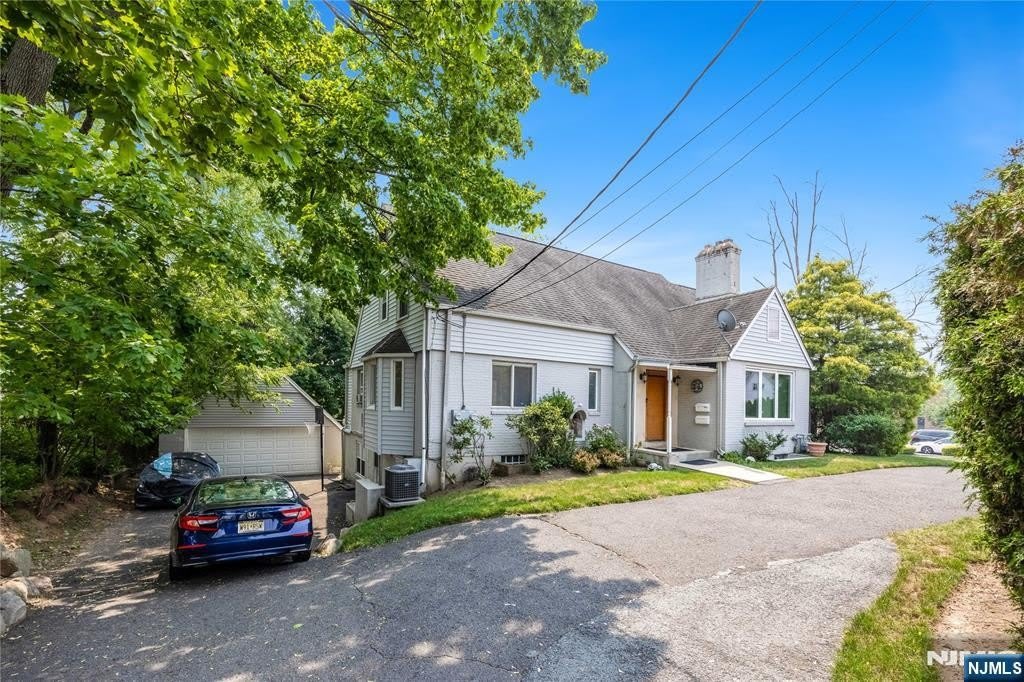 700 Kinderkamack Road – photo 3