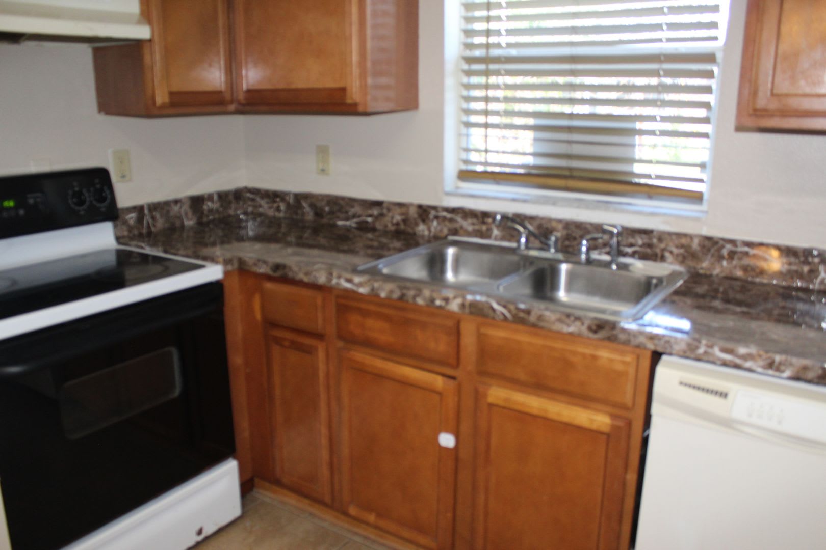 3 bedroom home with partial fenced yard – photo 5