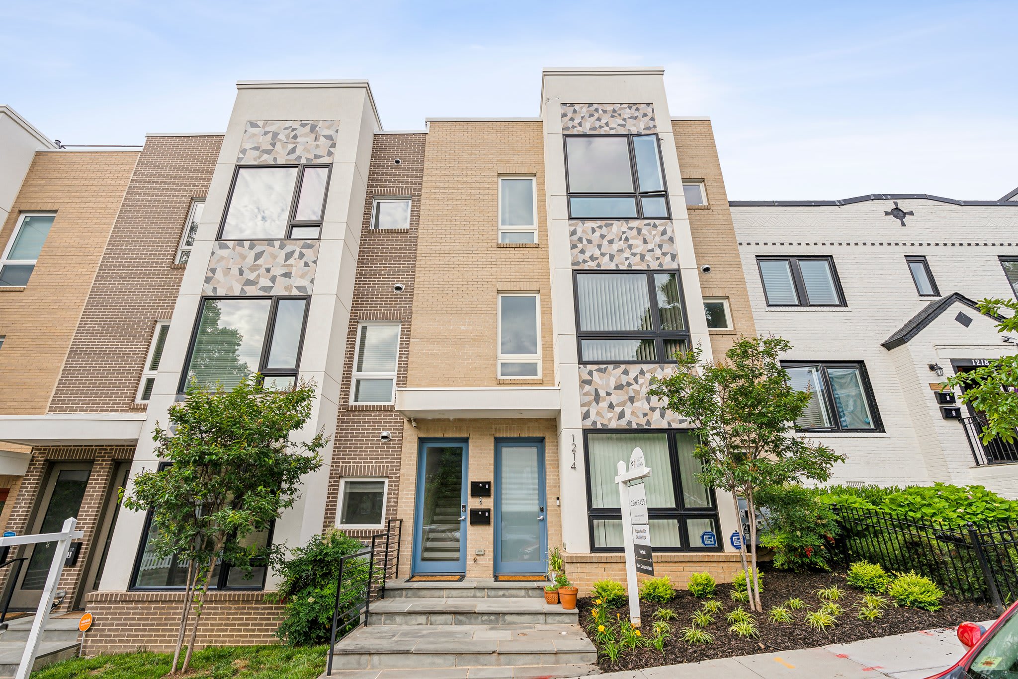 1214 Queen St Ne – photo 1
