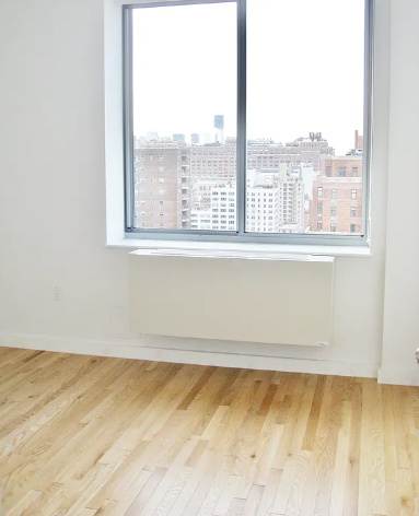393 W 25th St – photo 4