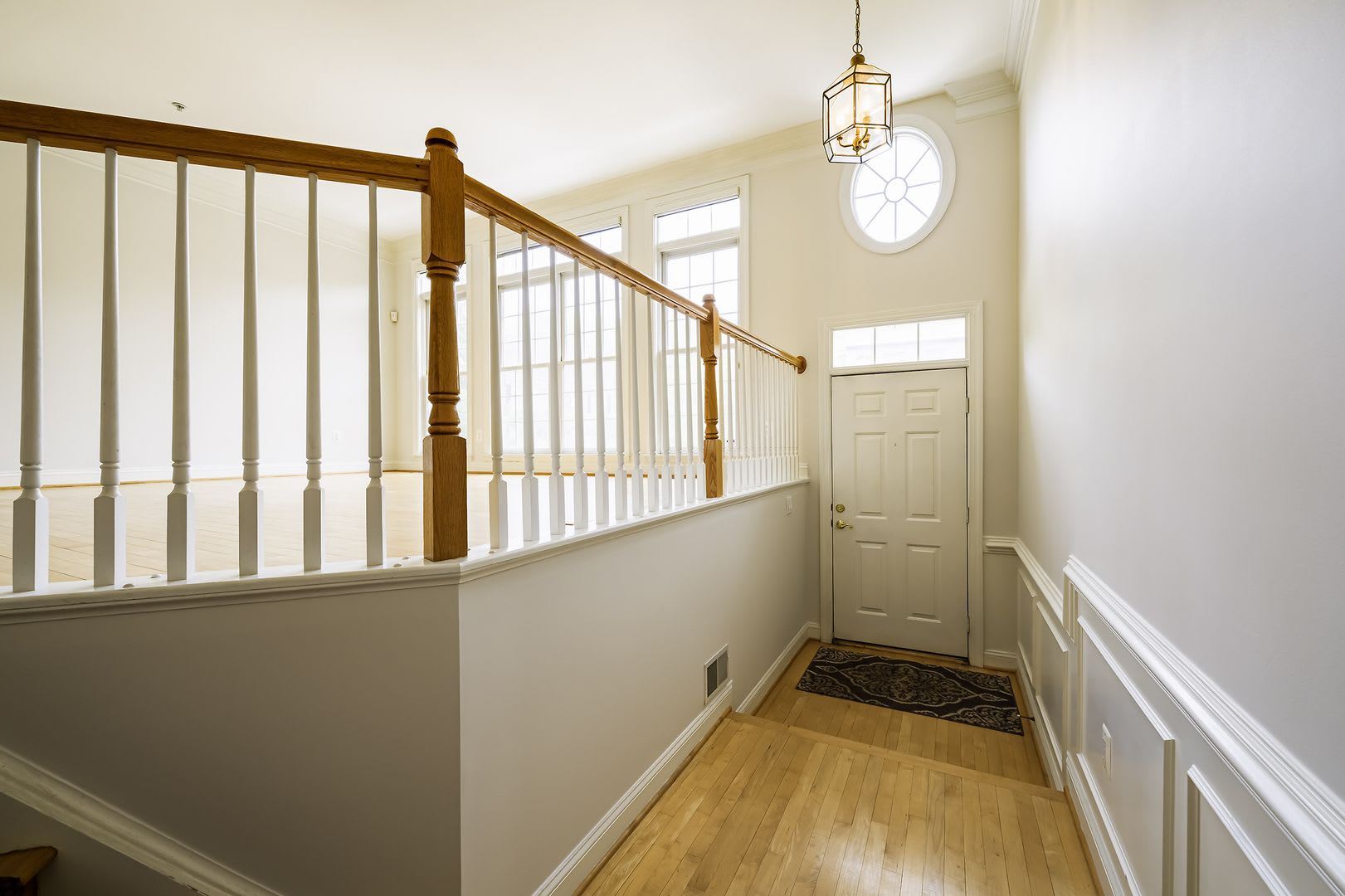 Tower Oaks First-Time Townhome in Rockville is Move-in Ready! – photo 3