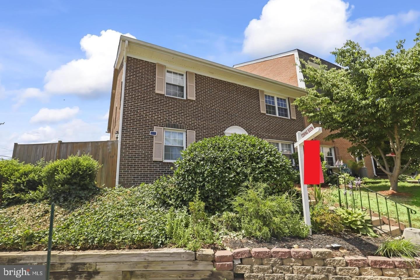 9904 HAGEL Circle – photo 2