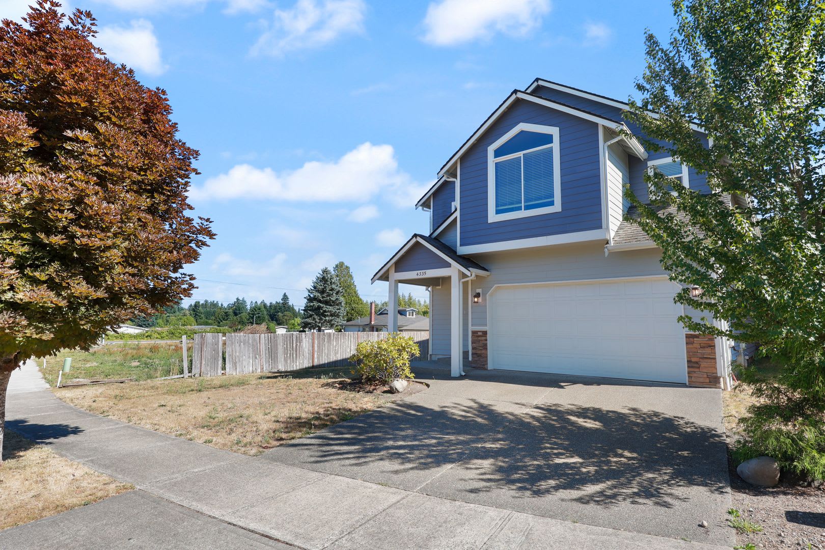 Move In Ready Heat Pump With A C 4 Bdrm Home With Den And Large Loft Fenced Back Yard On Cul De Sac – photo 3
