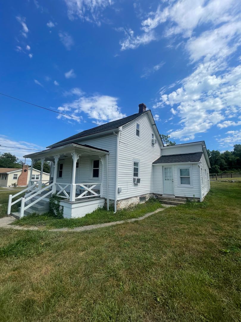 2 Bed 1 Bath House In Boonsboro – photo 2