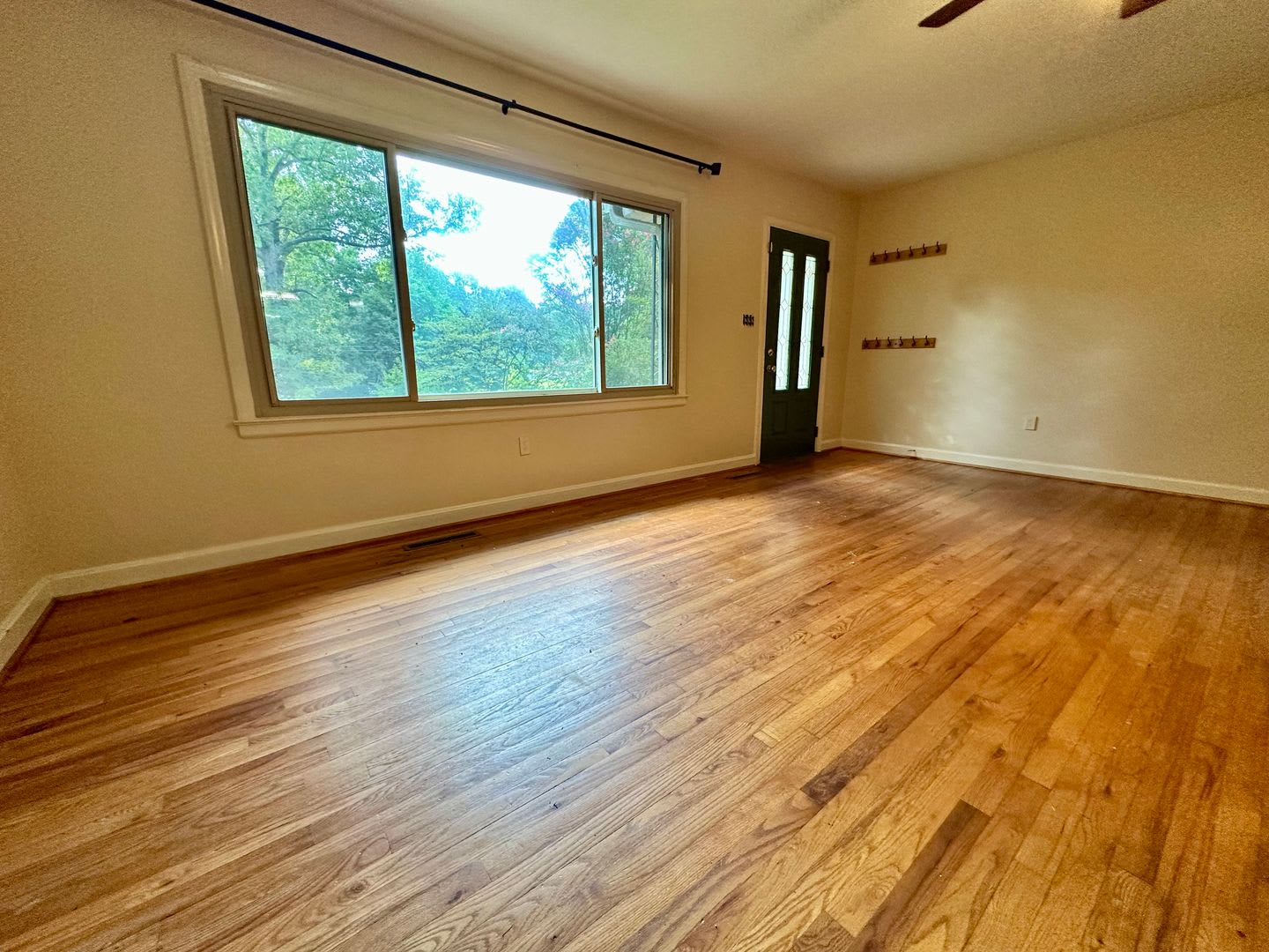 3 BED+BONUS/1.5 BATH Home + 2 Fenced Acres – photo 4