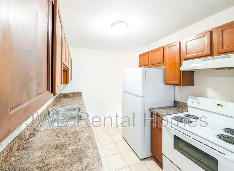 4523 Merrimac Ave – photo 2