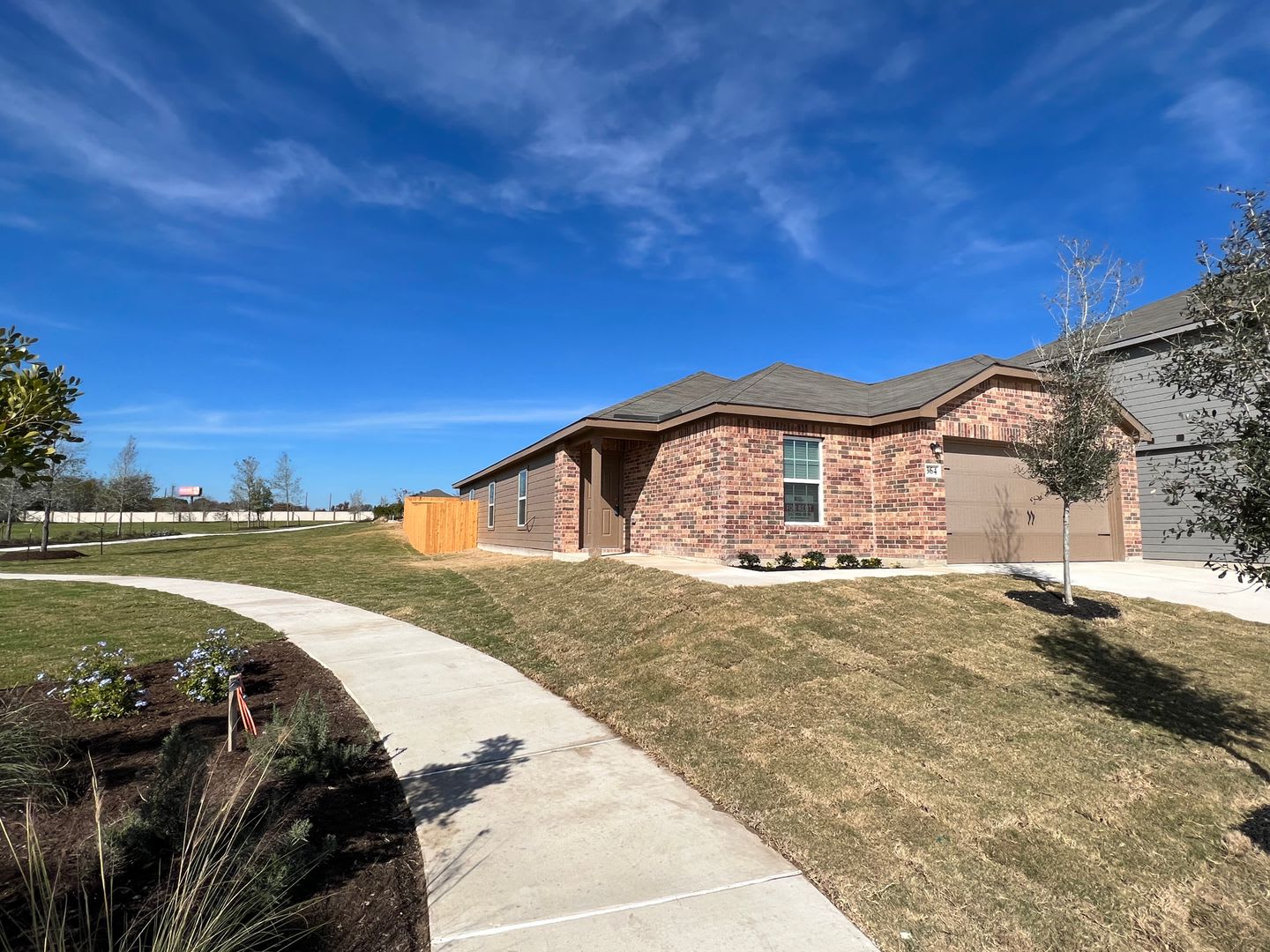 Park House, End Street, 4 bedroom and 2 bathroom home for rent in Jarrell, TX – photo 3