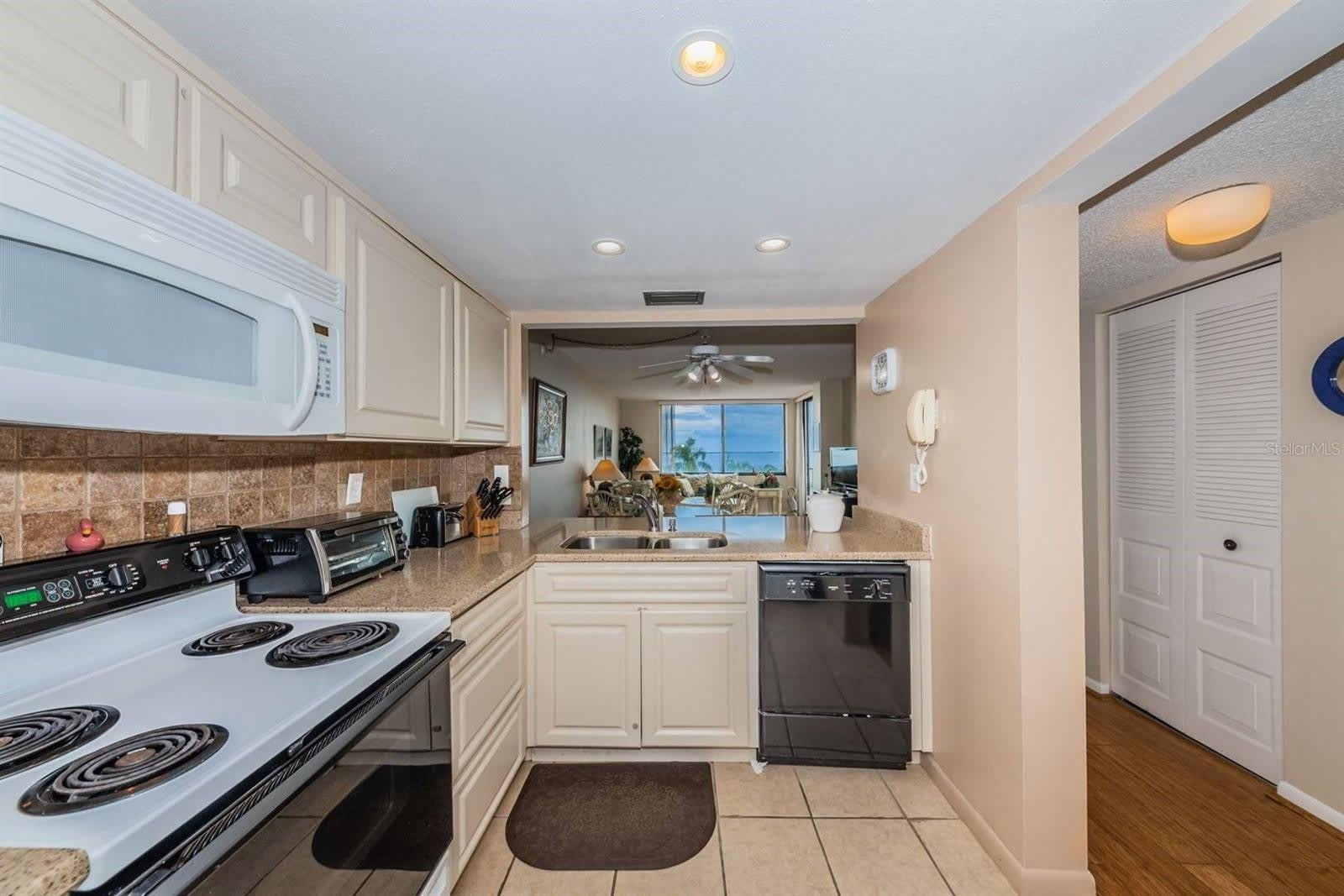 6218 PALMA DEL MAR Boulevard S – photo 2