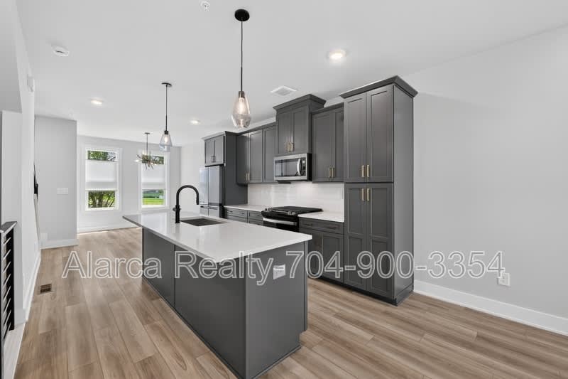 5018 Tiny Ln – photo 3