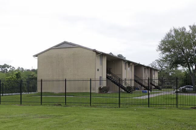 Summit at Independent Missionary Apartments – photo 4