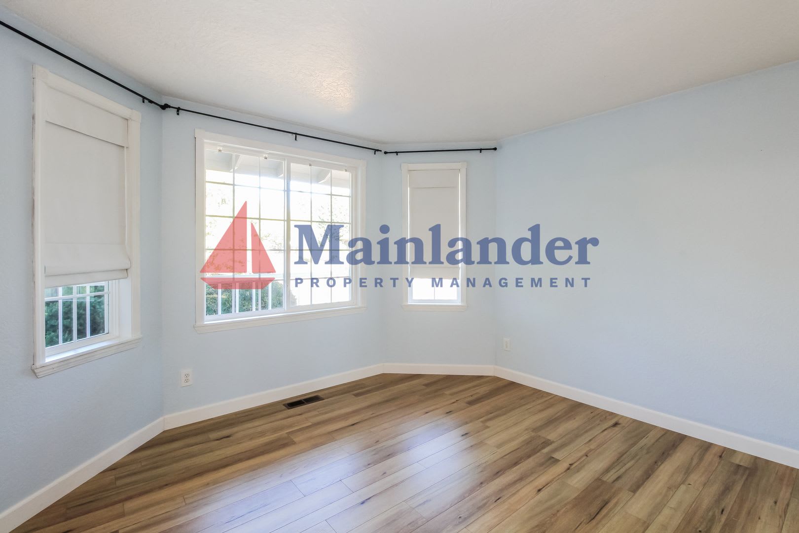 This Beautiful Home Ideally Situated On A Corner Lot In The Summerlake Neighborhood Near Progress Ridge Is A Must See – photo 5