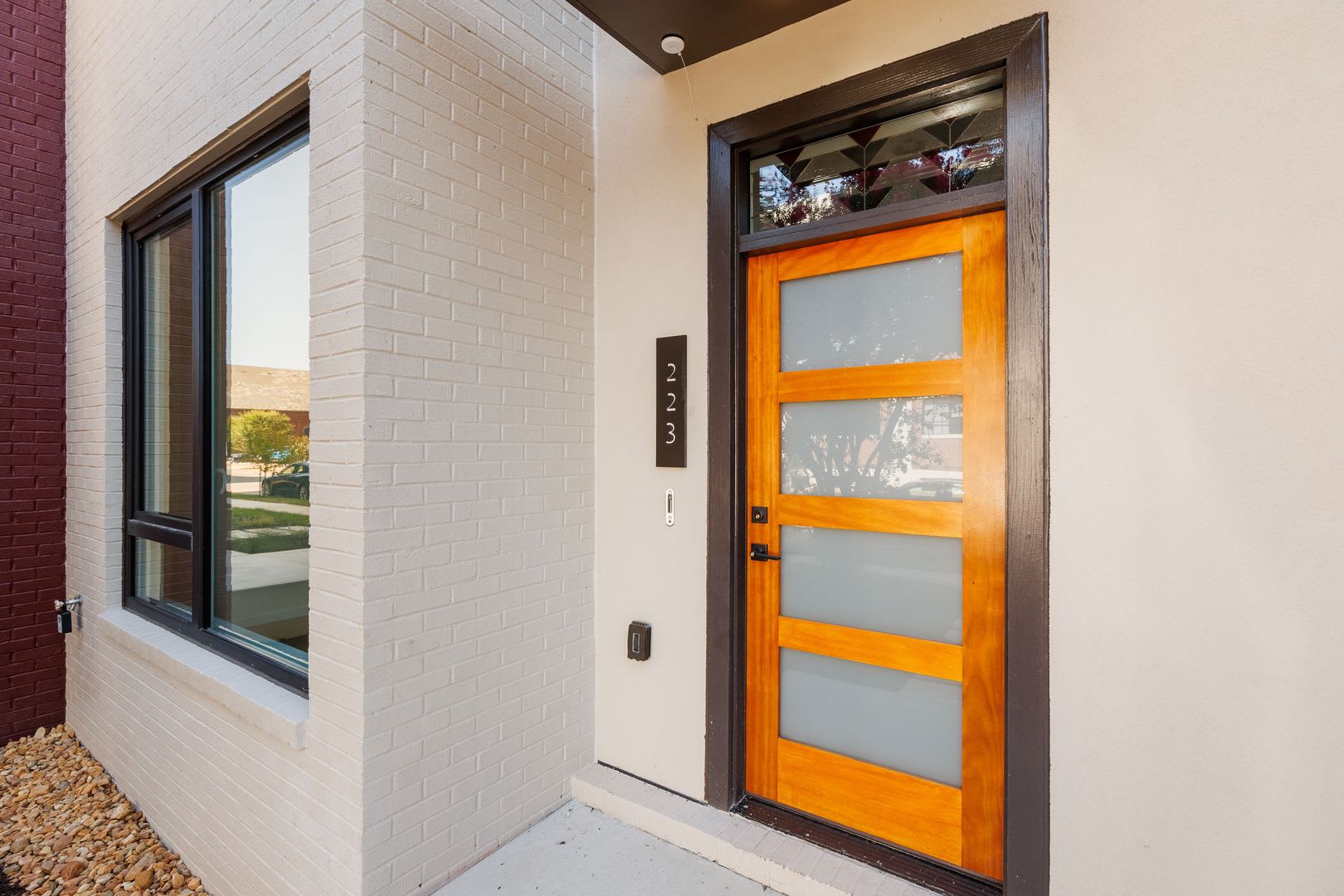 Beautiful BRAND NEW 3 Bedroom Townhome! ***Available NOW*** – photo 3