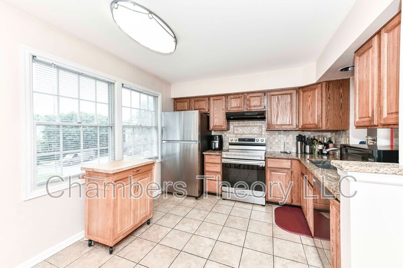 21929 Myrtlewood Sq. – photo 3