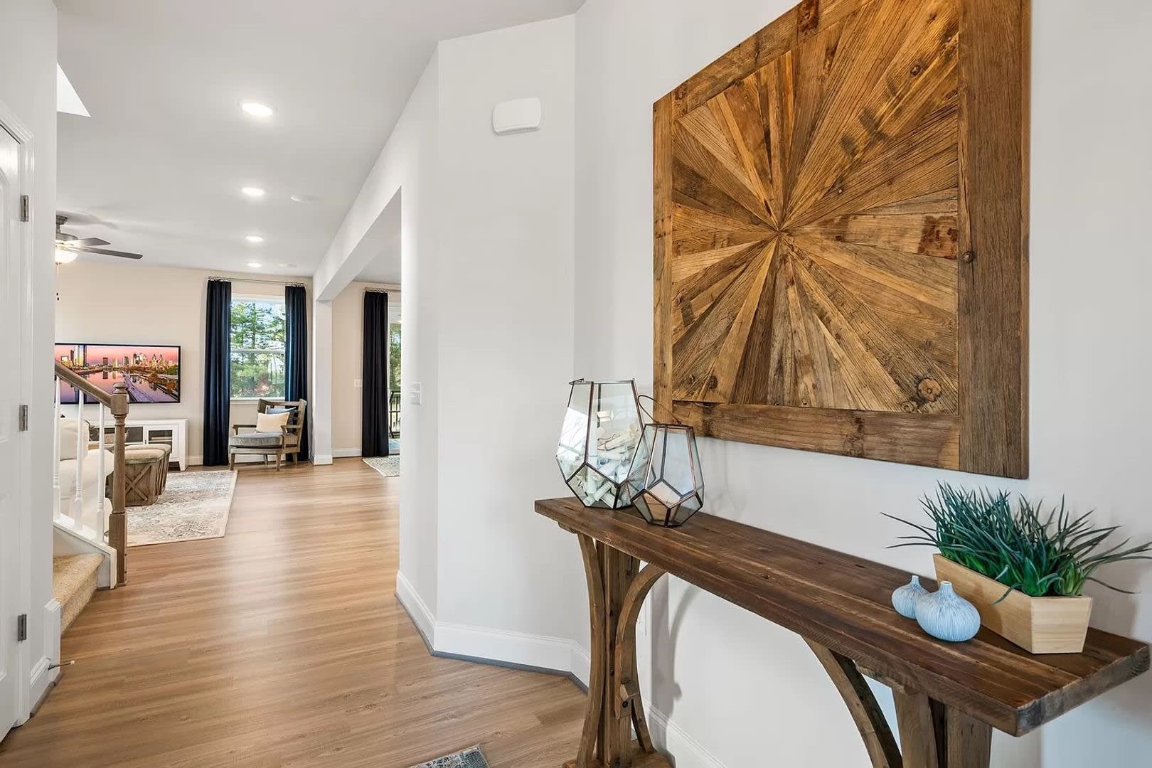 Room in 5 Bedroom Home at Gunderson Ln – photo 4