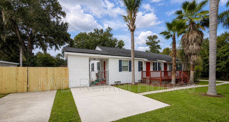 1425 Ron Rd – photo 1