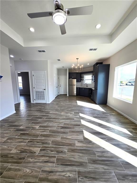 913 N Clarence Avenue – photo 3