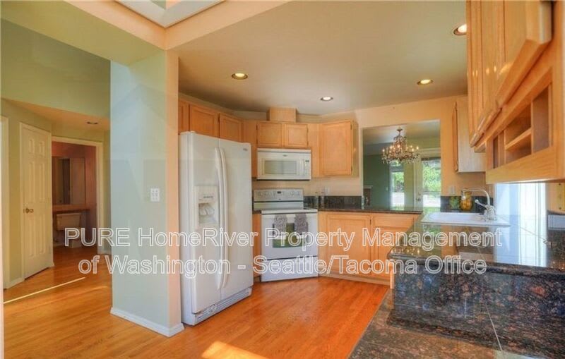6109 83rd Ave W – photo 3