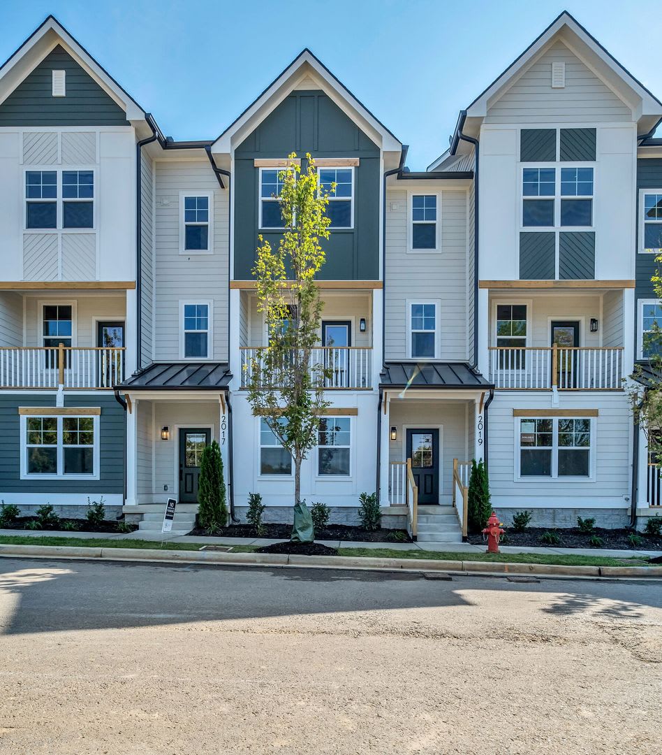 Bright and Airy Townhome at Maple Grove in East! – photo 2
