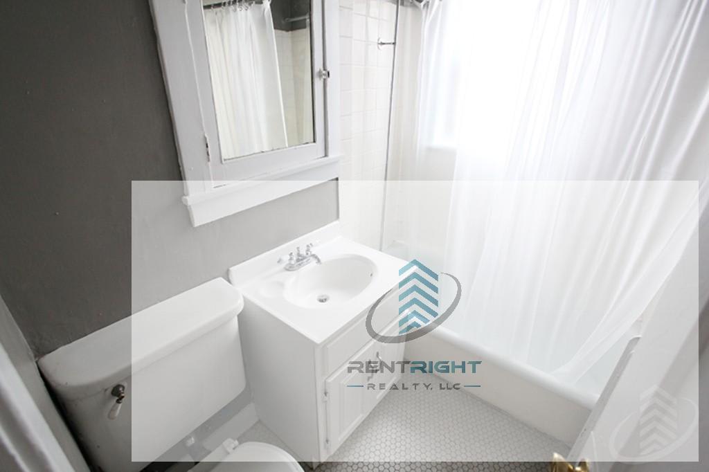 1706 West Albion Avenue – photo 5