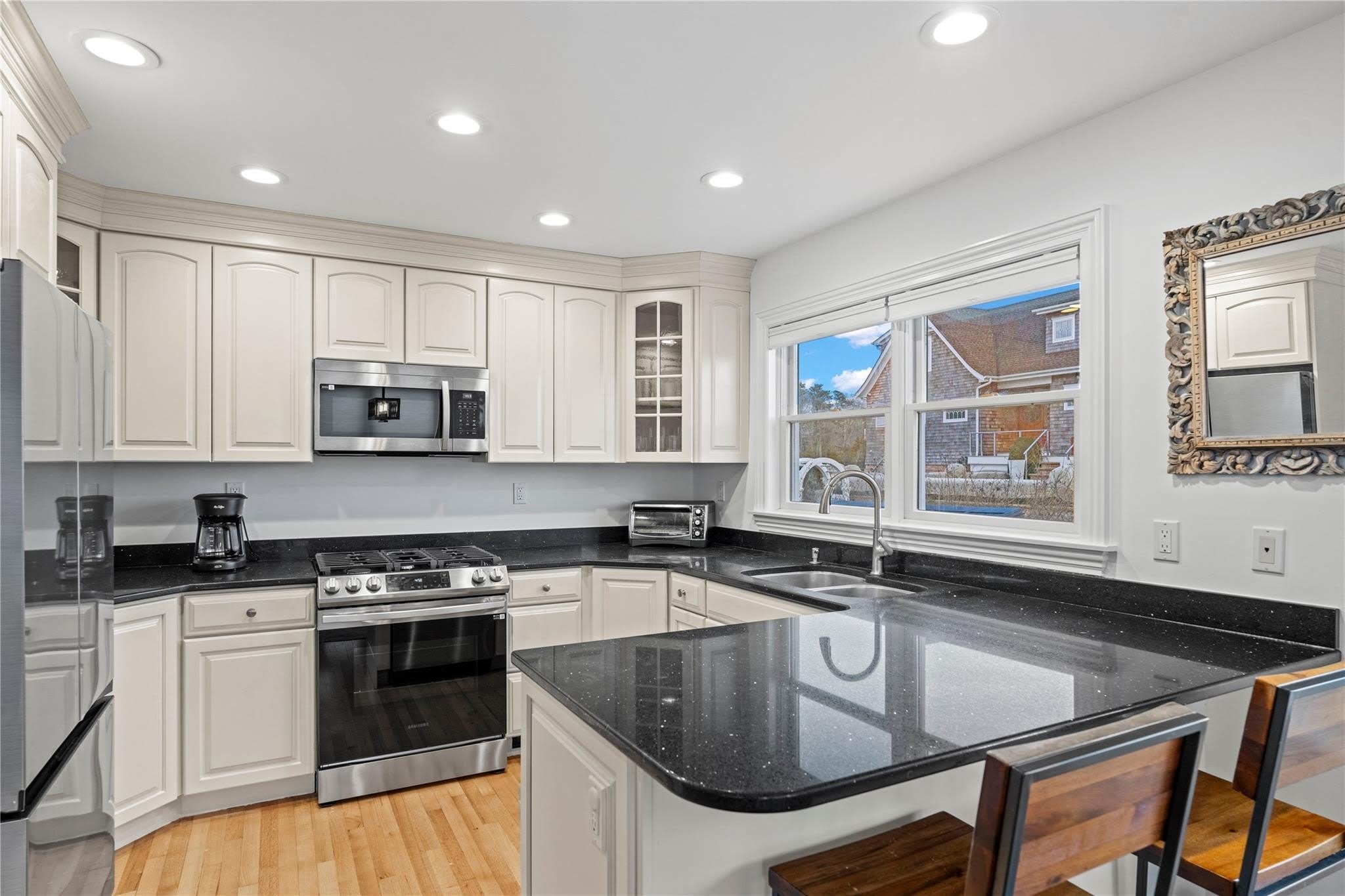 8 Hyler Drive – photo 4