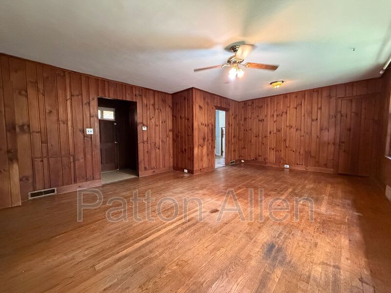 110 Locust Ct – photo 4