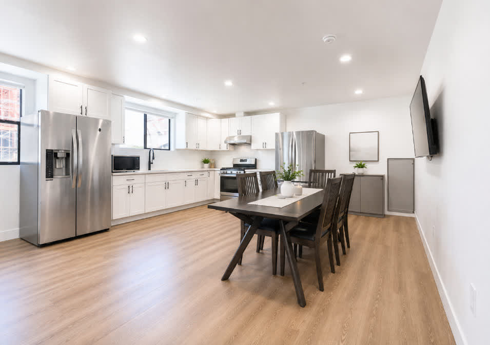 3100 S Normandie Avenue Co Living – photo 1