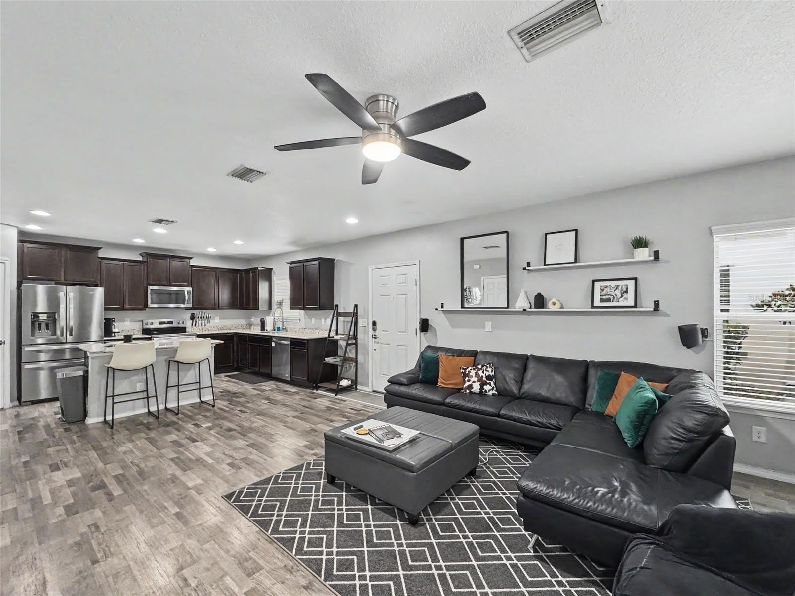 4842 CHATTERTON Way – photo 2