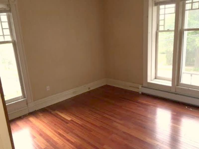 355 Pearl Street, Unit 2 – photo 4