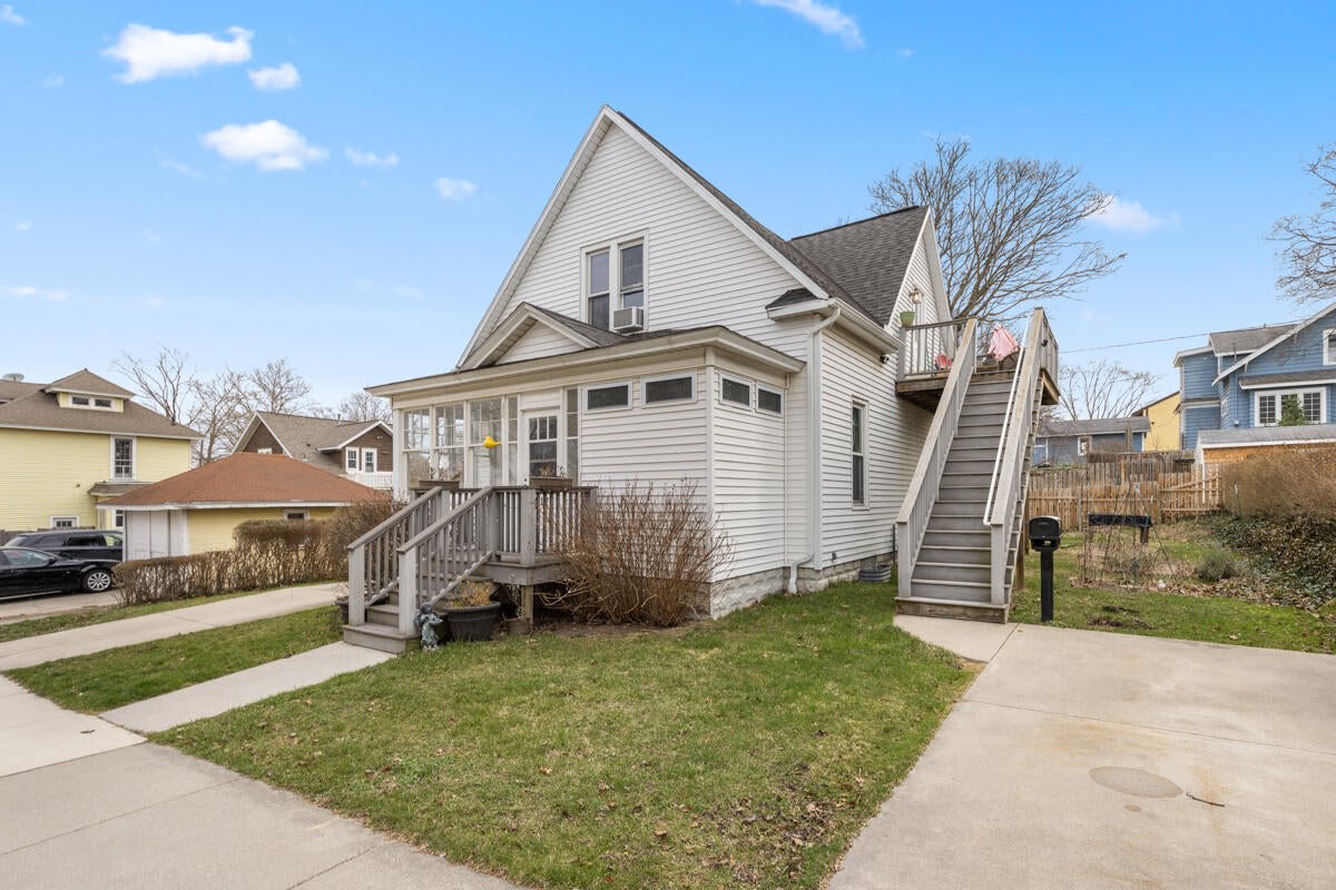 517 College Avenue – photo 3
