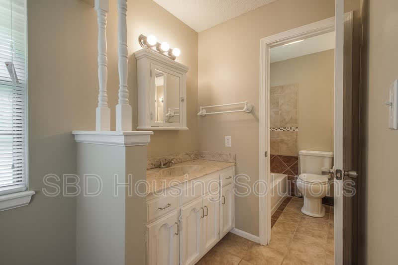 200 Se Crestwood Dr – photo 5