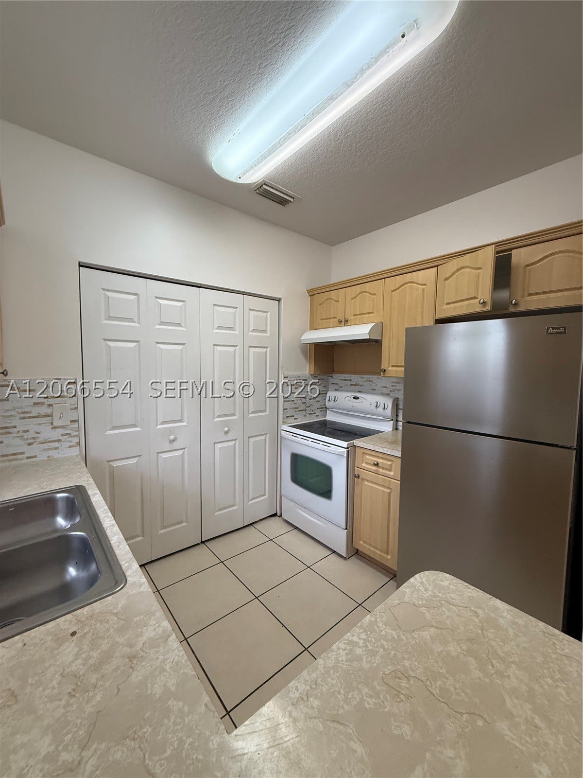 761 NW 24th Ct – photo 3