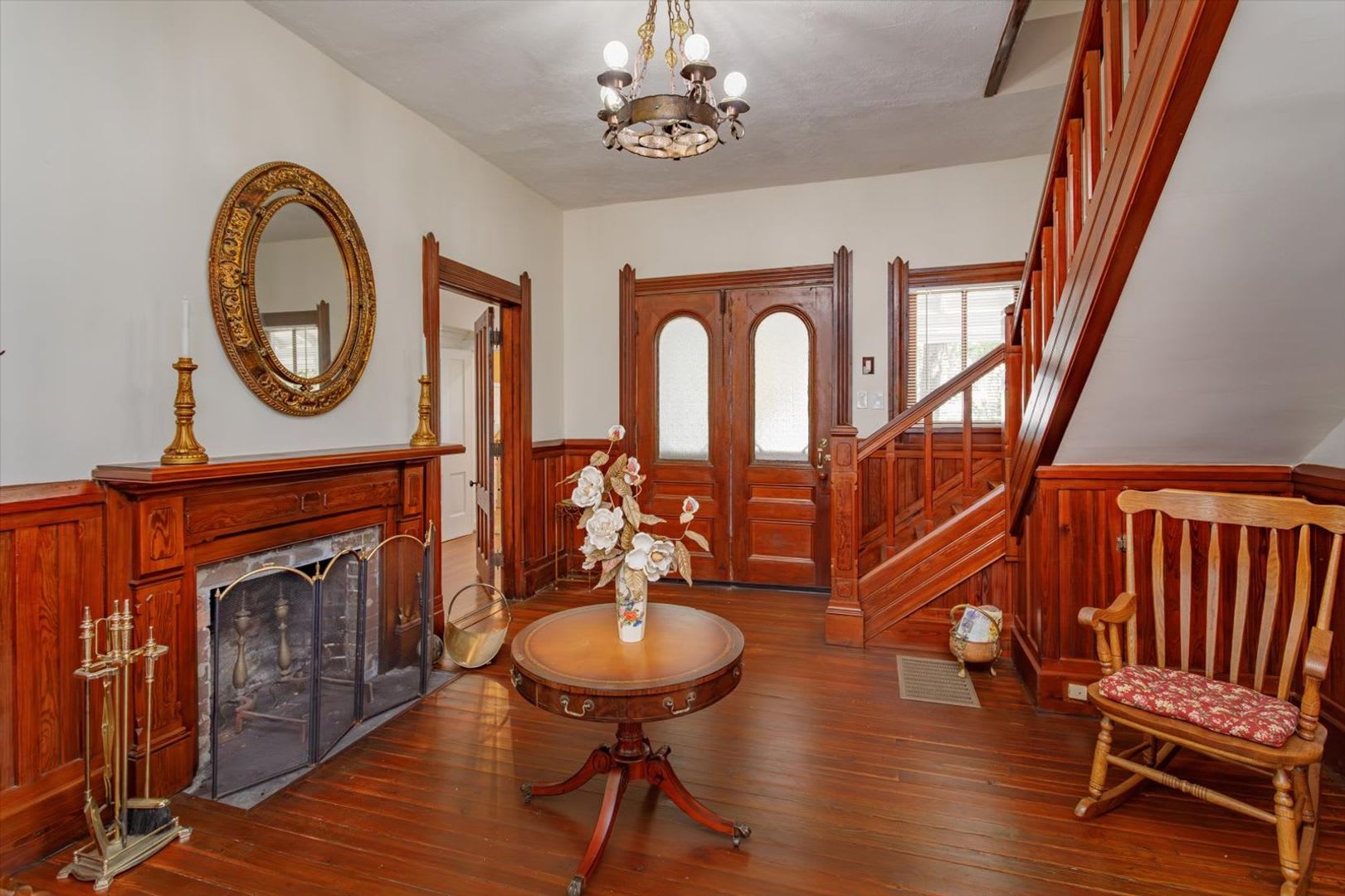 Mid term historic furnished rental – photo 4