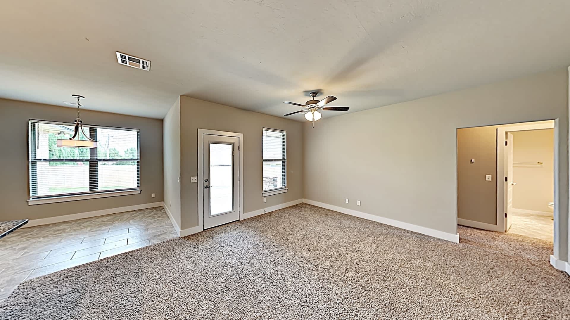 Beautiful 3 Bedroom, 2 Bath Home with Study and Storm Shelter – photo 5
