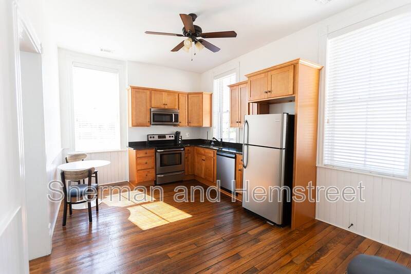 215 Twelfth Street Apt B – photo 2