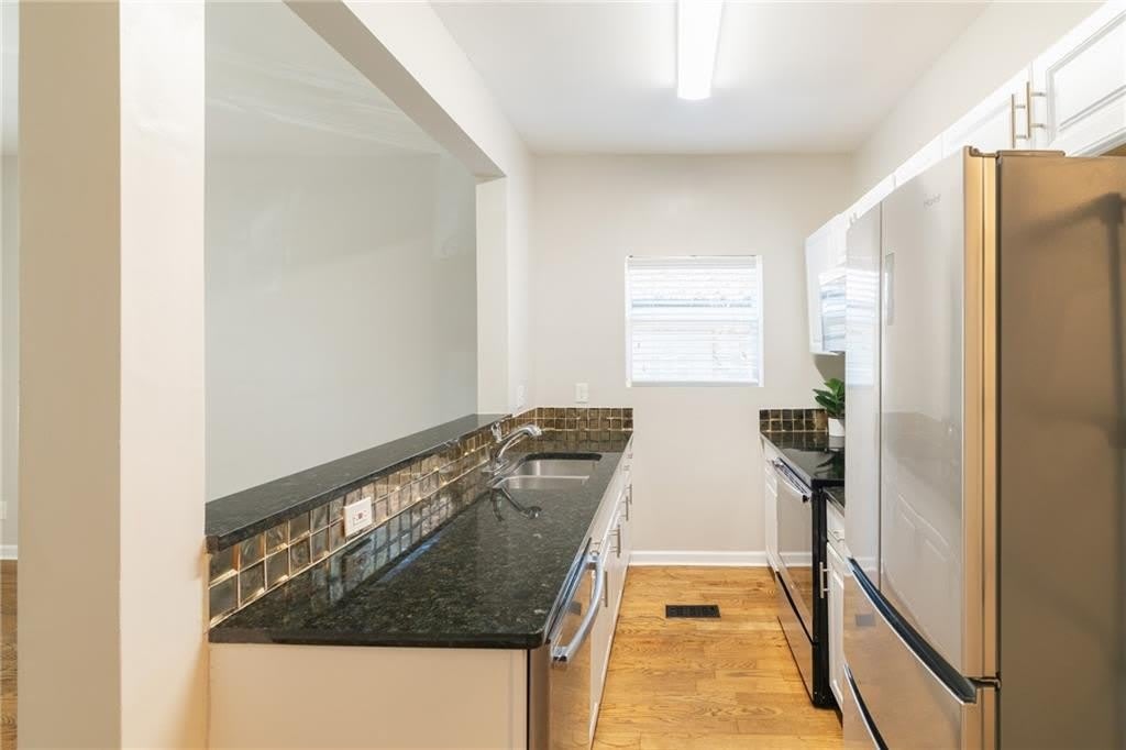 1099 Smith Street – photo 4