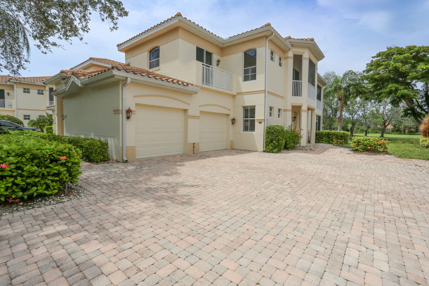 ** SPORTS MEMBERSHIP ** BONITA SPRINGS SPANISH WELLS COUNTRY CLUB ON GORGEOUS LAKE** – photo 3