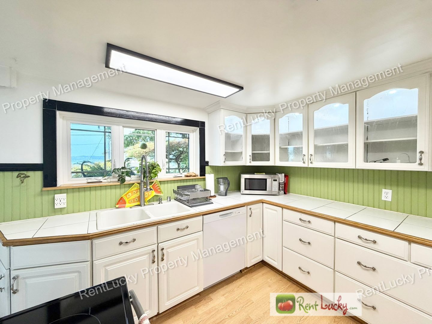 BEAUTIFUL 3 Bedroom Dash Point Home w/ Water Views and Unique Layout! – photo 3