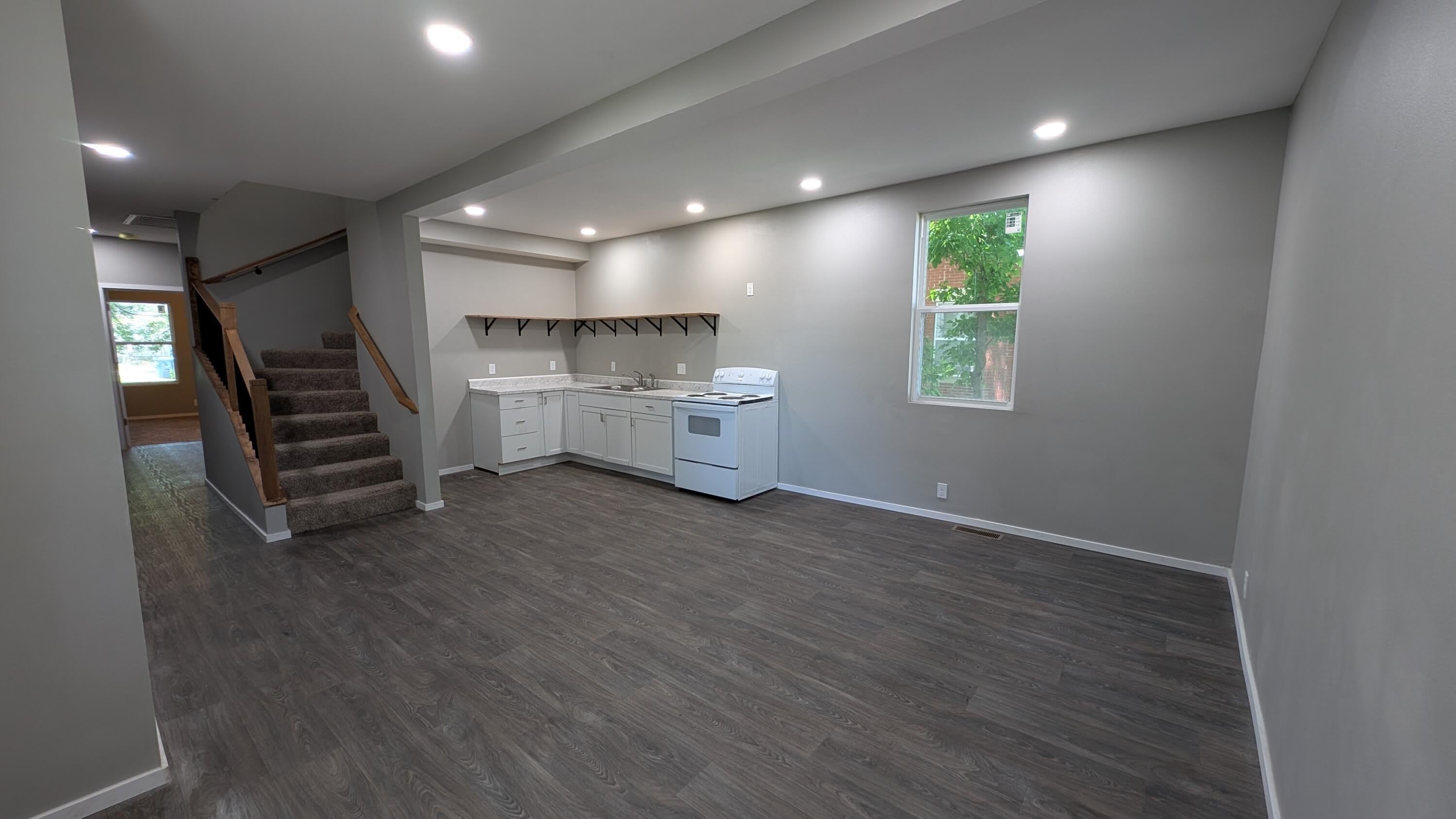 820 S Moffet Avenue – photo 3