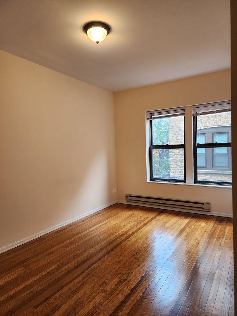 1714 W Jonquil Terrace – photo 2