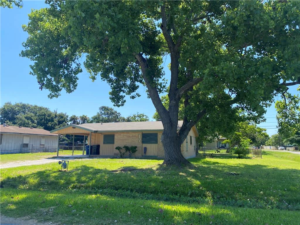 1233 Baywood Lane – photo 1