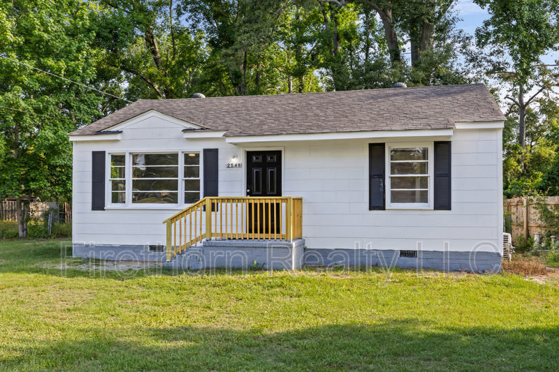 2541 Rhodes Drive – photo 3